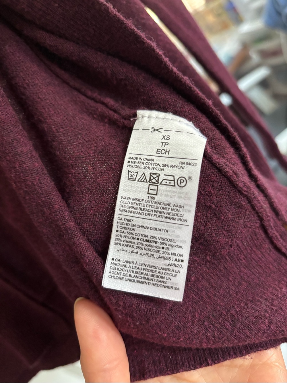 Old Navy Black Sleeveless Tie-Neck Top - Picture 4 of 13